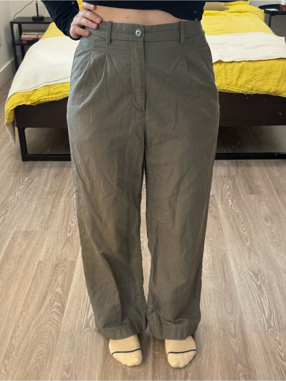 Uniqlo Women's Gray Pleated Front Trousers